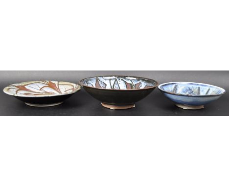 David Eeles (1933-2015) - Shepherd's Well Pottery - Three retro 20th Century studio art pottery stoneware fruit bowls / centr