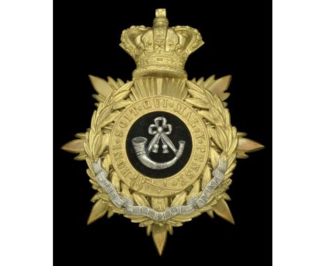 The Durham Light Infantry Oï¬ƒcer’s Helmet Plate 1883-1901. A example in silver and gilt, crowned eight-pointed star pattern 
