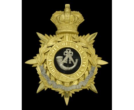 The Oxfordshire Light Infantry Oï¬ƒcer’s Helmet Plate 1883-1901. A good example in silver and gilt, crowned pattern back plat