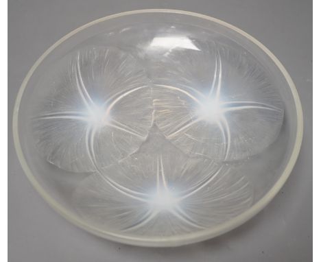 A R. Lalique Volubulis pattern opalescent glass tripod bowl. 21.5cm diameter