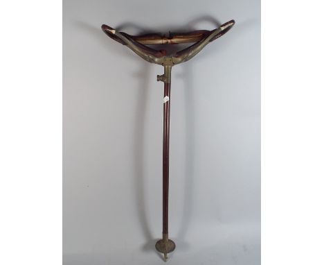 A Vintage Ladies Shooting Stick, 'The Duchess Seat' by Howell of London