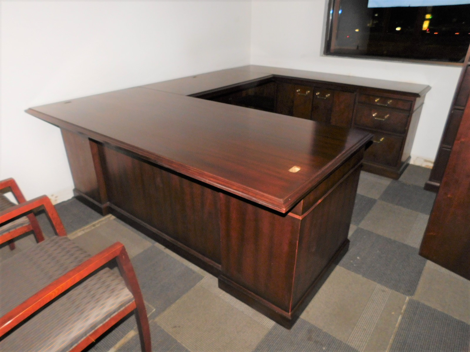 KIMBALL PRESIDENTIAL SERIES 36" X 72" TRADITIONAL MAHOGANY U SHAPE