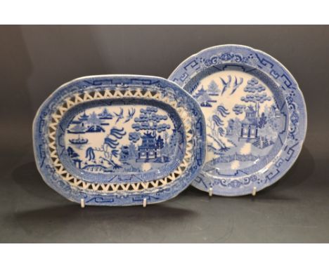 A blue and white pearl ware basket weave pierced plate; another similar plate (2)