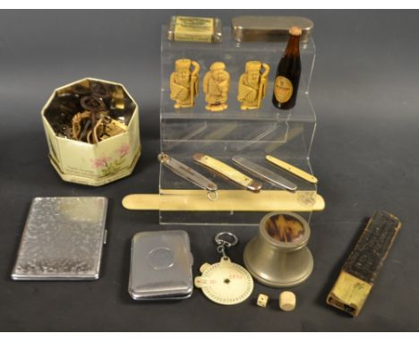 A Robinson Mapples & Co cut throat razer, boxed; old keys; a pewter inkwell; miniature Guiness bottle; a set of three Bakelit
