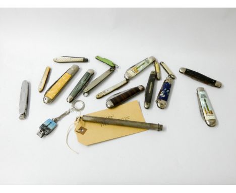 Assorted old penknives and a thermometer