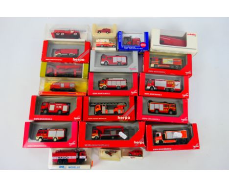 Herpa - Siku - Busch - Other - A collection of over 20 boxed plastic HO / 1:87 scale fire appliances. Lot includes Busch 4181