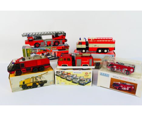 Conrad - Gama- Kaden - Hong Kong Model Co - Kovar - A boxed group of 5 diecast and tinplate model fire appliances in various 