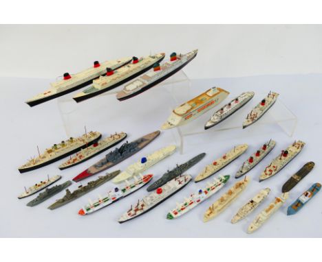 Minic - Others - A fleet of 25 unboxed predominately Minic diecast model ships in various scales . Lot includes Minic M706 RM