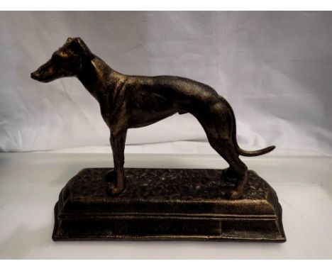 Cast iron greyhound on plinth. UK P&amp;P Group 1 (£16+VAT for the first lot and £2+VAT for subsequent lots) 