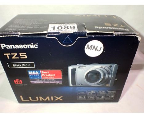 Boxed Panasonic Lumix compact camera, DMC TZ5 with battery, charger, SD card, &amp; case, working. UK P&amp;P Group 1 (£16+VA