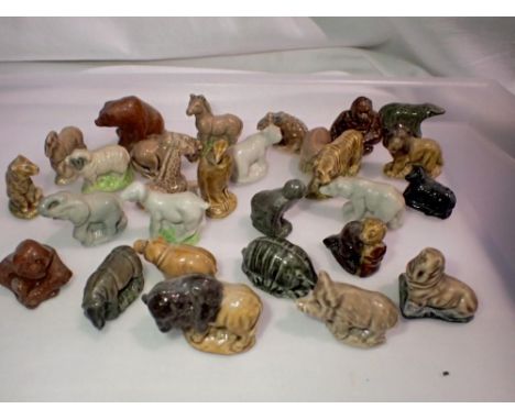 Twenty eight Wade Whimsies. UK P&amp;P Group 1 (£16+VAT for the first lot and £2+VAT for subsequent lots) 