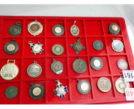24 various medal and sporting commemoratives in tray. UK P&amp;P Group 1 (£16+VAT for the first lot and £2+VAT for subsequent