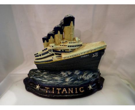 Cast iron Titanic doorstop, H: 26 cm. UK P&amp;P Group 2 (£20+VAT for the first lot and £4+VAT for subsequent lots)