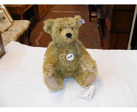 A Steiff Bear with growler and Certificate - 'Teddy Bear 1920' - 33cm high 
