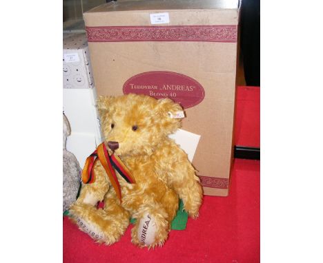 A collectable modern Steiff teddy bear with certificate and box 'Andreas'