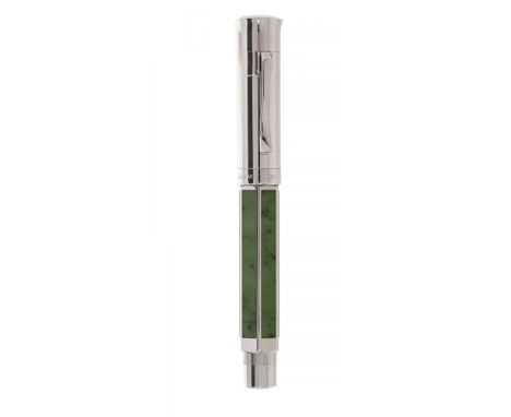 GRAF VON FABER CASTELL FOUNTAIN PEN LIMITED EDITION 2011 JADE.Barrel in jade and platinum.Two-tone 18 Kts gold nib, F-point.L
