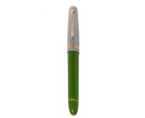 OMAS 50TH ANNIVERSARY D-DAY NORMANDY FOUNTAIN PEN 1944 - 1994.Barrel in green resin.Nib M in 18 kts. gold with iridium tip.Pi