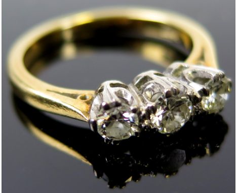 18ct Ladies 3 Stone Diamond ring approx. 0.60 carat weight size J weight 3.1 grams