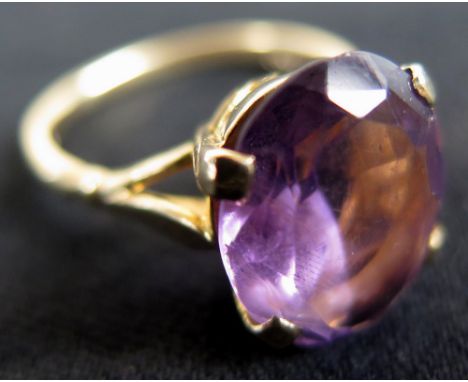 9ct Amethyst Ring size P weight 4.3 grams