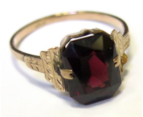 9ct Stamped ring set with baguette Garnet size N weight 2.1 grams 