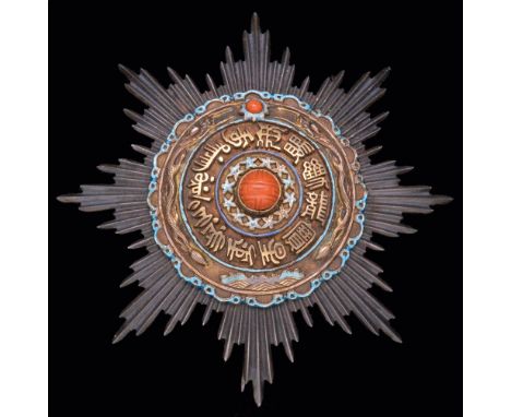 *China, Order of the Double Dragon, Second type, Second Class, First Grade breast star, in silver, silver-gilt and enamels wi