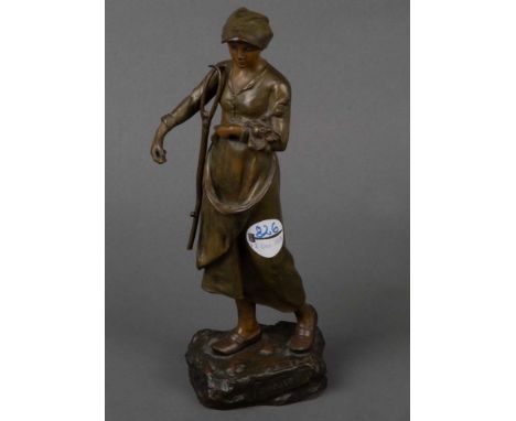   Antoine Bofill (tätig um 1875-1925). Faneuse - stehende Bäuerin. Bronze, sign., mit Gießerstempel, H=30 cm.           