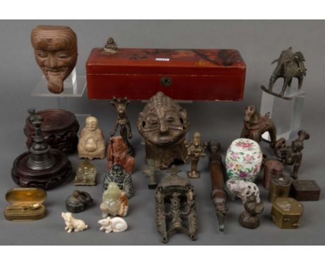   Konvolut Asiatika, u.a. Buddha- und Tierfiguren, Dosen, Glocken, Maske, Netsuke, Opiumgewicht aus Bronze, Elfenbein, Holz, 