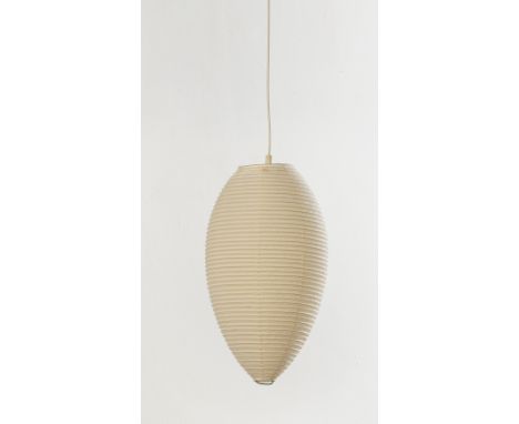 ISAMU NOGUCHI (1904–1988)Série AkariSuspensionPapier washi collé sur des nervures de fil de bambou et metal laqué. Signature,