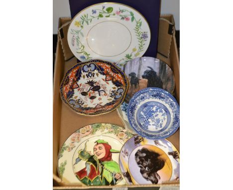 Ceramics - a Royal Doulton Series Ware plate; a Masons Imari comport; Royal Worcester cake plate, etc