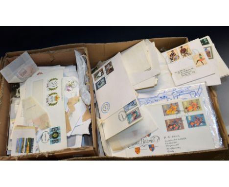 ** Stamp /stamps : Good quantity Eire, Commonwealth and QE2 GB. All fine UMM in sorted glassine packets PLUS 100+ covers Eire