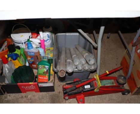 A quantity of Duo tools, breakers, points and chisels