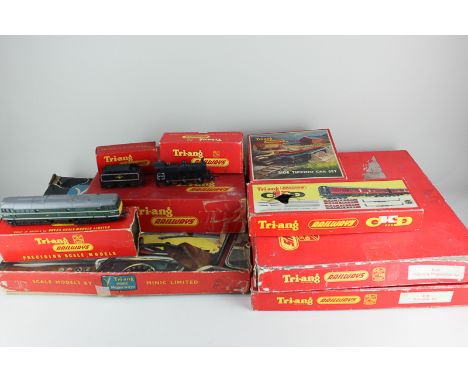 A collection of Tri-ang 'OO' gauge model railway including locomotive R251 and tender R33, an AIA-AIA Diesel electric loco R3