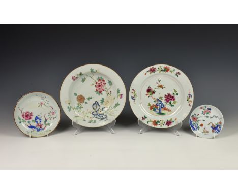 Four pieces of Chinese export porcelain, late 18th century, painted in the famille rose palette with flowers issuing from kak