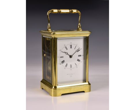 A French gilt brass Petite Sonerie carriage clock, late 19th / early 20th century, the twin train movement striking the hours