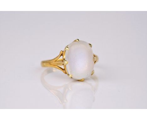 An 18ct yellow gold and moonstone ring, featuring a large cabochon moonstone held between 8 yellow gold prongs. Ring size N.*