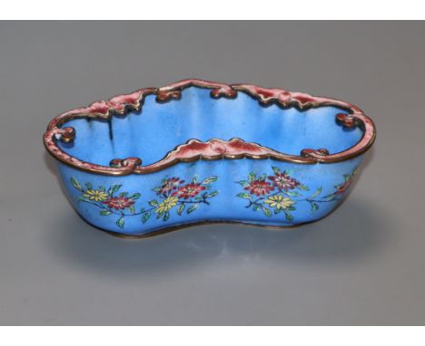 A Canton enamel ruyi head brushwasher width 12cm