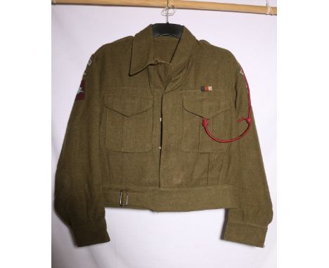 Army dress uniform khaki green tunic with "made in Australia" label dated 1943 with Parachute Regiment cloth shoulder title b