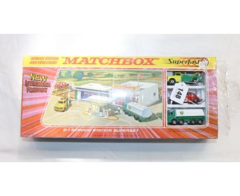 Matchbox Toys Superfast set G1 Service Station Superset with BP tanker, Beatle and Breakdown truck etc. in windowed box 