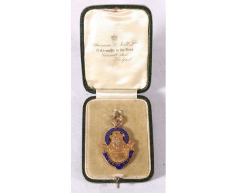 Irish Bowling Association 9ct gold and enamel medal Senior Rink won by F C CLEGG and dated 1916, 8.2g&nbsp; 