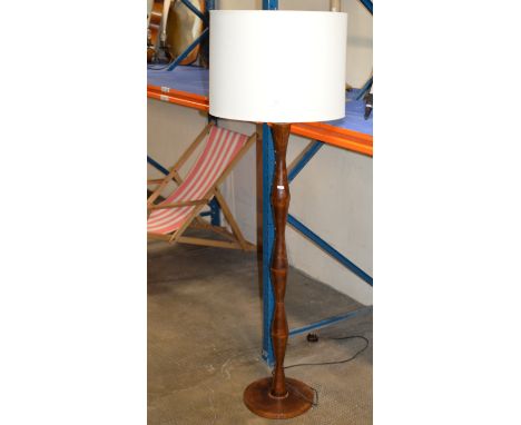 MODERN FLOOR LAMP WITH SHADE     