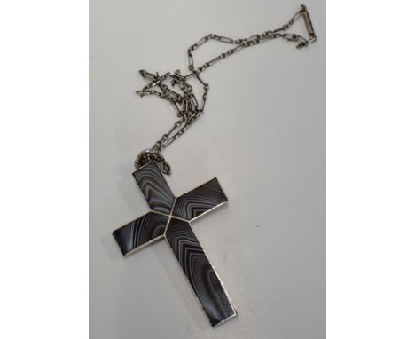 LARGE 19TH CENTURY SCOTTISH SILVER &amp; BANDED AGATE CROSS PENDANT ON CHAIN - CROSS DIMENSIONS - 2½" X 1½", APPROXIMATE WEIG