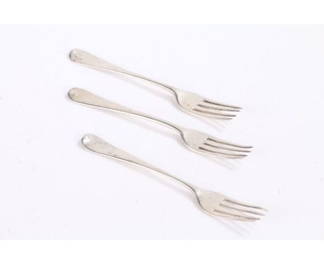 Pair of George III silver dessert forks, London 1810, similar dessert fork, London 1814, with Old English pattern handles, 2.