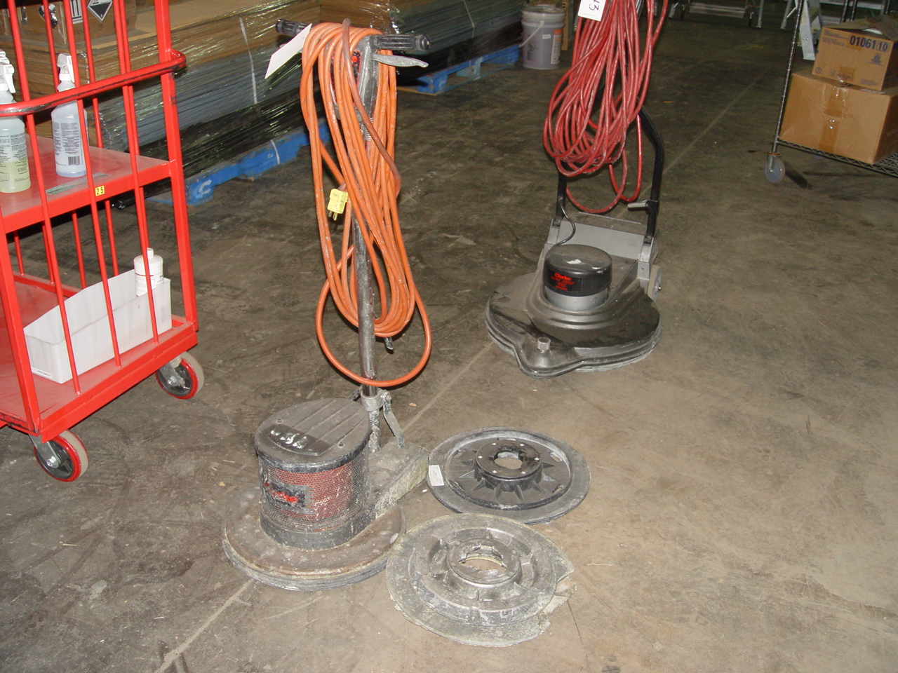 CLARKE CLINE FLOOR POLISHER / SCRUBBER WITH 2 ATTACHMENTS