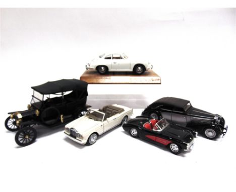 ASSORTED DIECAST MODELS  comprising a 1/16 scale Franklin Mint Ford Model T, near mint; 1/24 scale Franklin Mint Maybach Zepp