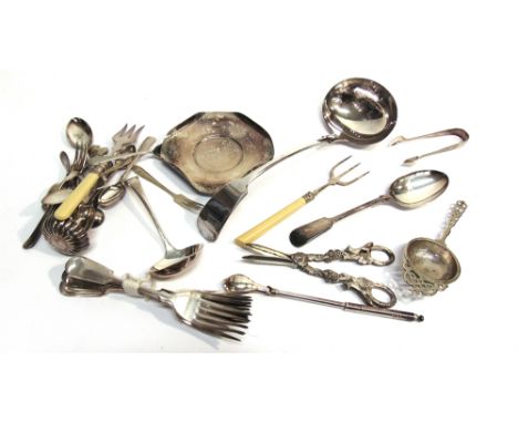 A PAIR OF FIDDLE PATTERN TABLESPOONS Sheffield 1930; a cased silver spoon and fork set; a silver sifting spoon; 228g (7.3 tro