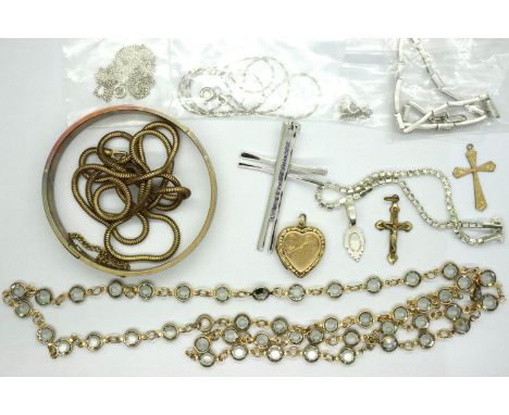 Mixed items including a rolled gold bangle, 9ct gold front back locket and other jewellery. P&amp;P Group 1 (£14+VAT for the 