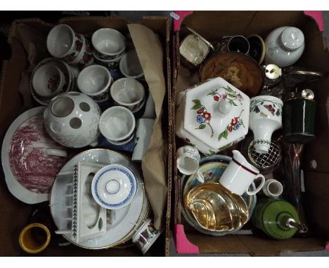 A mixed lot to include Royal Worcester, Villeroy &amp; Boch, Portmeirion, Coalport and similar, also includes a small quantit