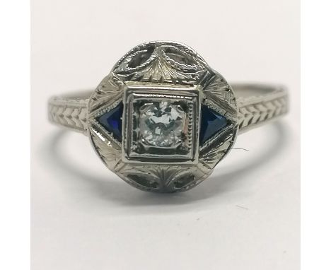 Art Deco white gold ring set with diamond &amp; triangular blue stones - size K½ &amp; 2.7g total weight