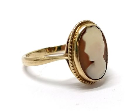 9ct marked gold hand carved shell cameo portrait ring - size P½ &amp; 2.9g and is in a Bravingtons box ~ SOLD IN AID OF STALB