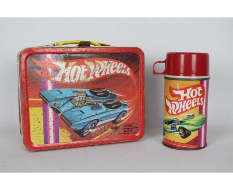 Hot Wheels - King-Seeley - Thermos - A vintage original 1969 Hot wheels metal lunch box with its King-Seeley Thermos flask. T